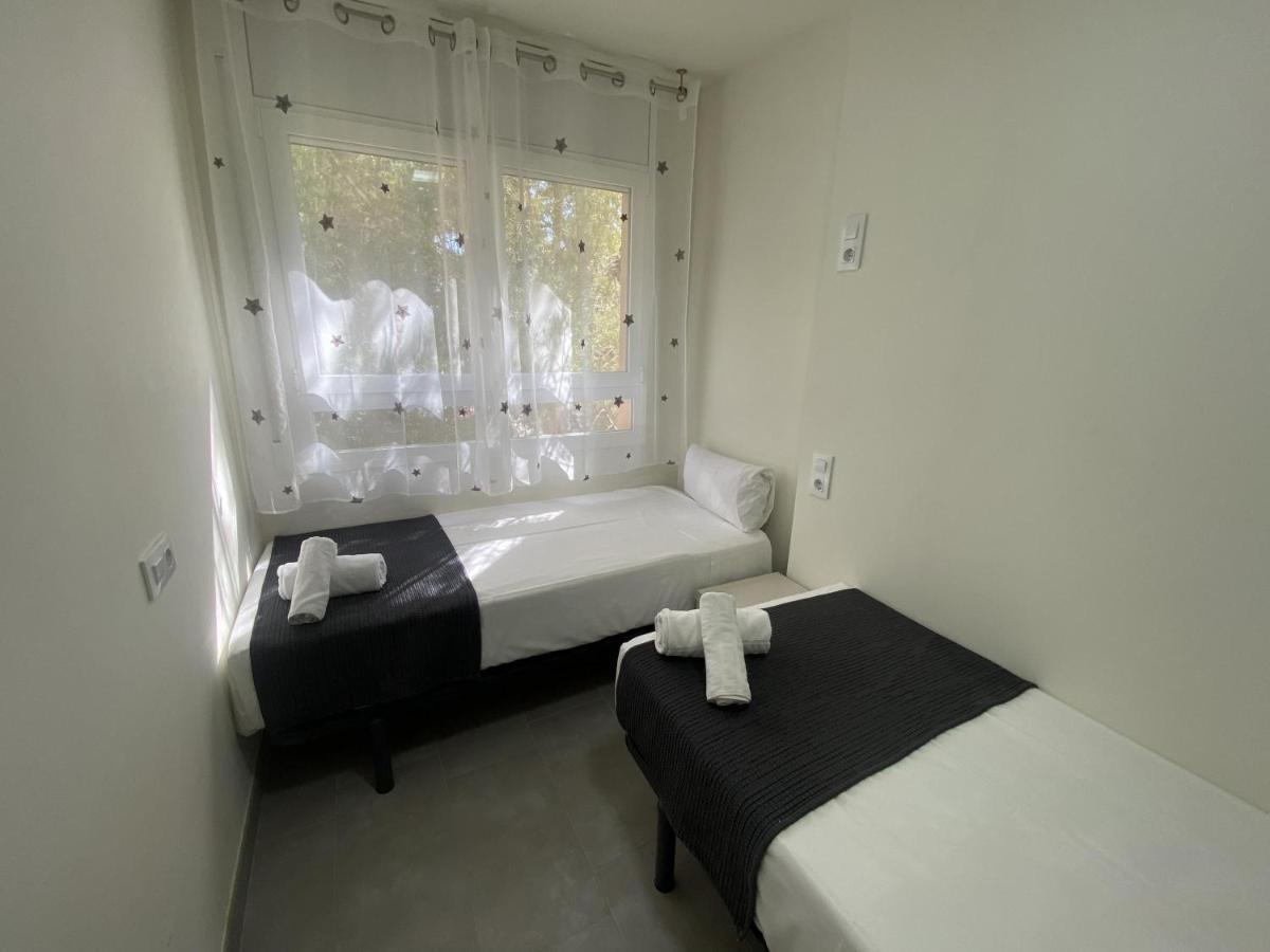 סאלו For A Stay Costa Brava מראה חיצוני תמונה